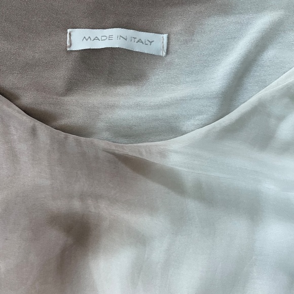 Ladies Italian made flowing top - Picture 3 of 3